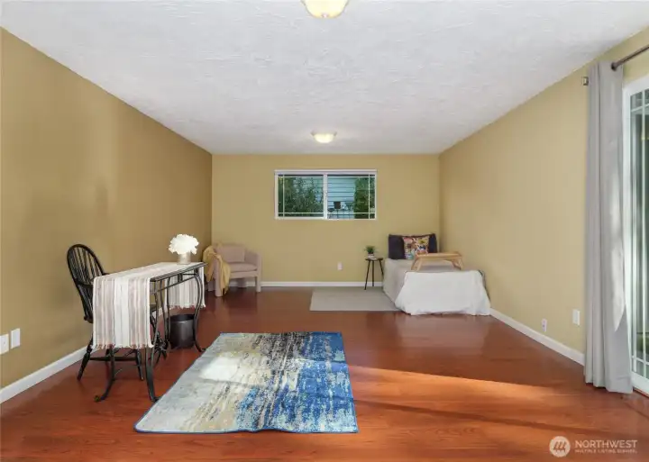 large bonus room with outdoor access