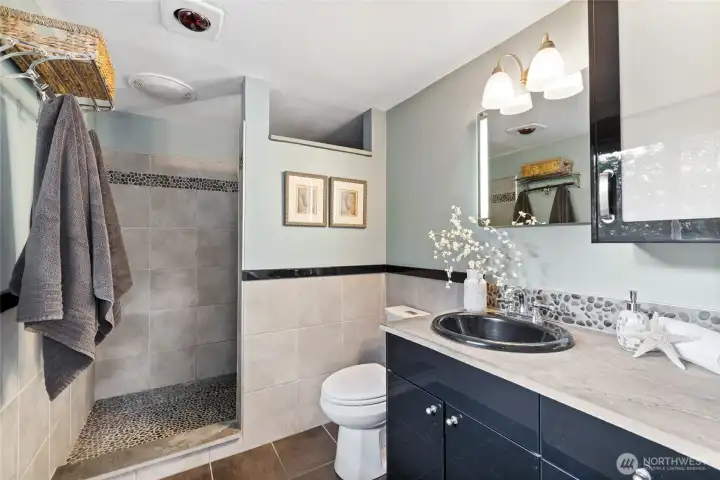 Primary suite