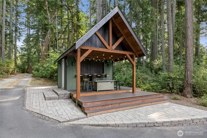 Outdoor bar