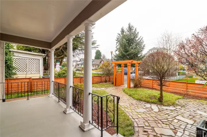 Park-like front yard, low maintenance with tons of character! Home is close to central Tacoma and 6th ave amenities and the light rail!