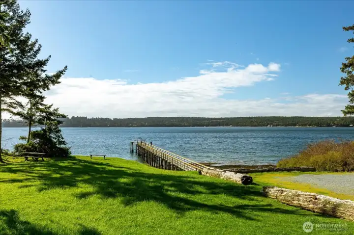 Community Beach (pier, boat ramp & beach)