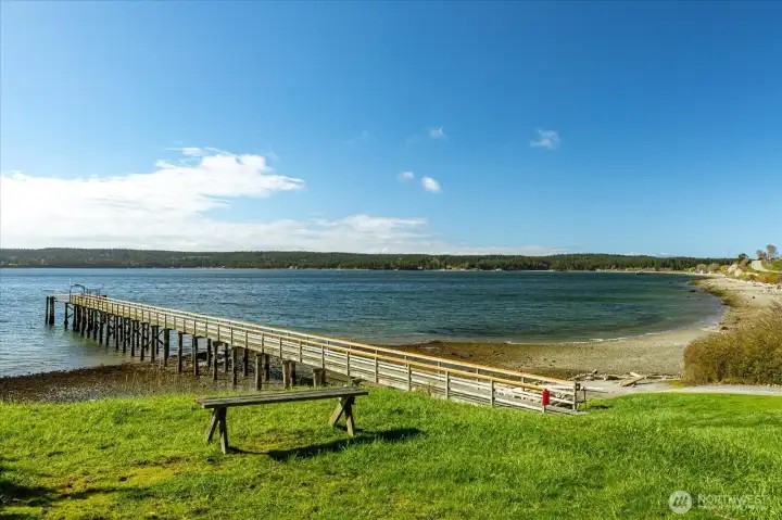 Community Beach (pier, boat ramp & beach)