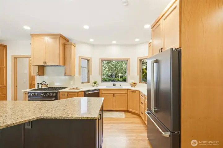 Beautifully remodeled kitchen! Beautifully remodeled kitchen!