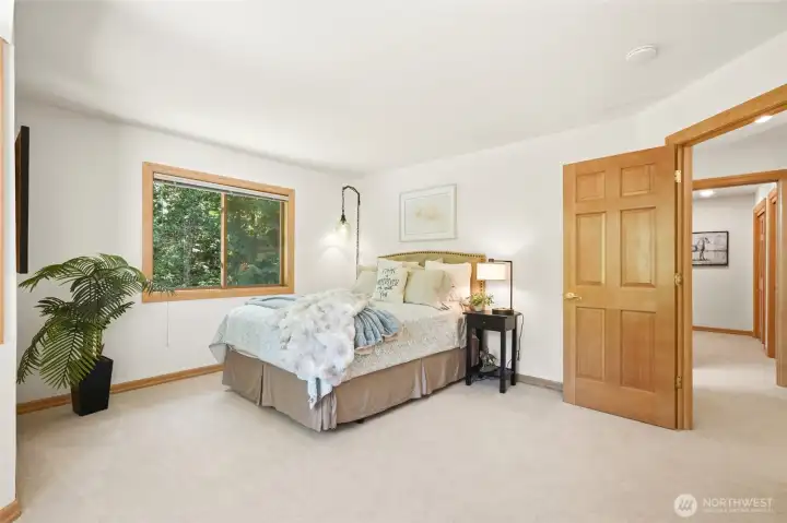 Spacious upstairs bedroom! Spacious upstairs bedroom!