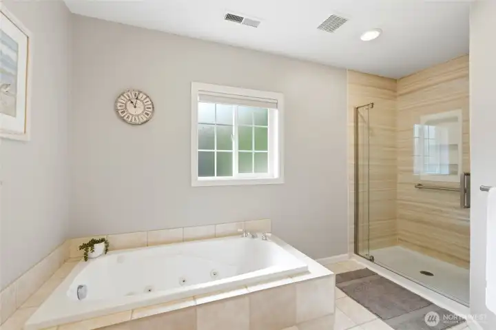 Jetted Tub.