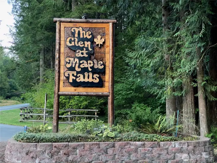 The Glen at Maple entrance off of Highway 542