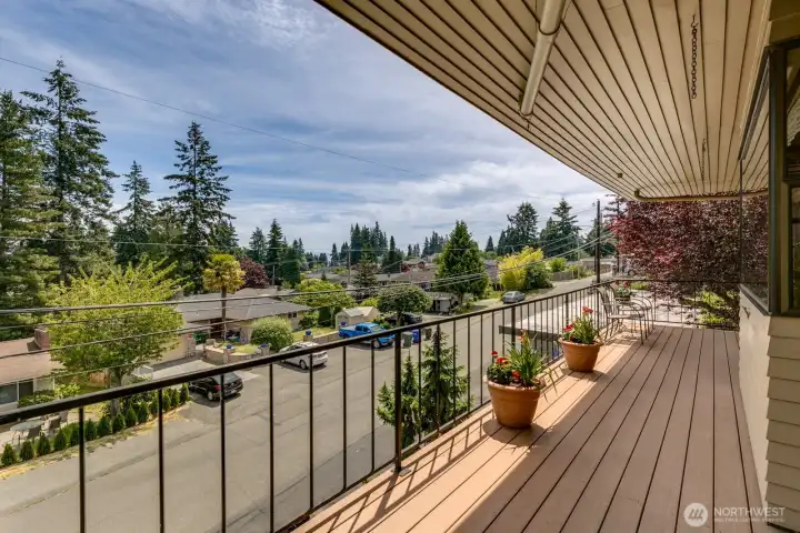 Another viewof the covered deck. Another viewof the covered deck.