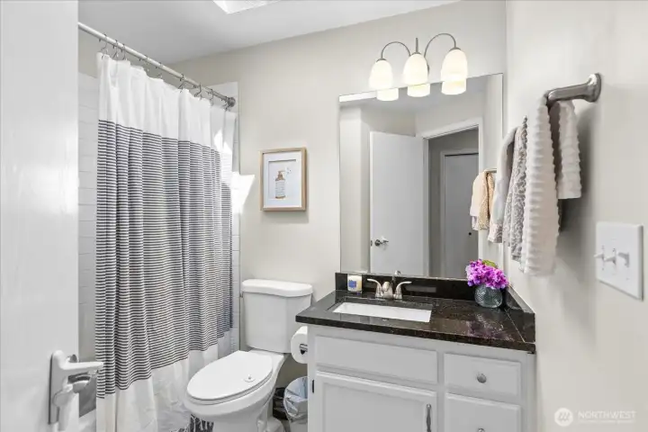 Full Hall Bathroom Upstairs