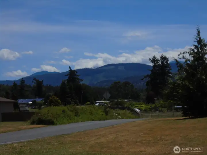 Stunning Southern Mt. Views