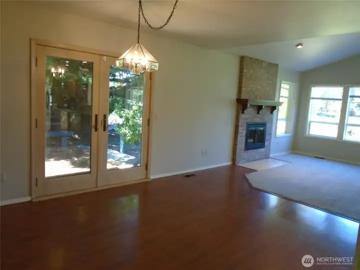 Dining area off kitchen