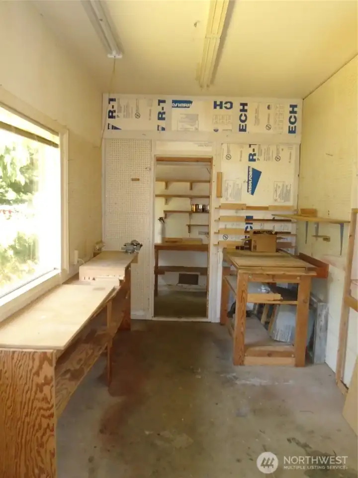 Workshop space in garage