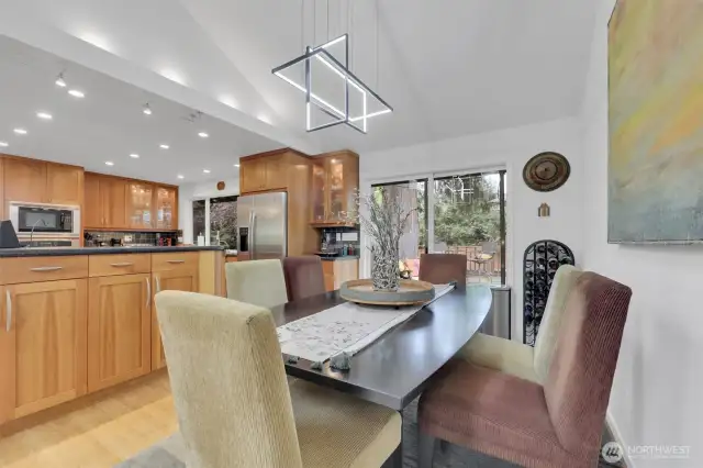 Extensive lighting in kitchen/dining room.