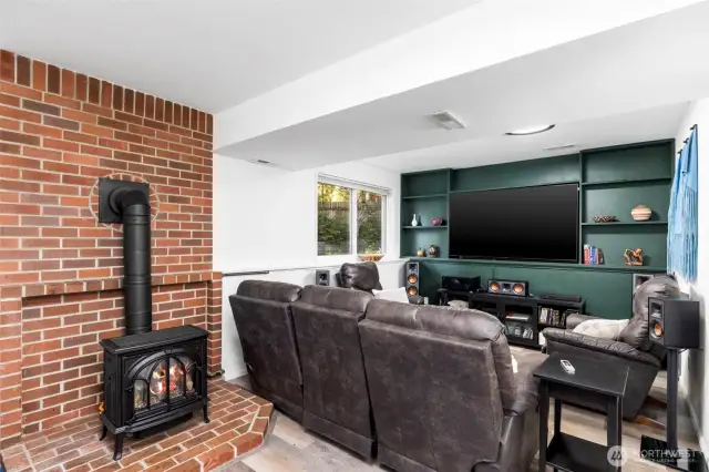 Additional propane fireplace on lower lever