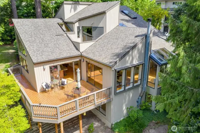 Looking for a great big house with a nice yard and views? Look no further!