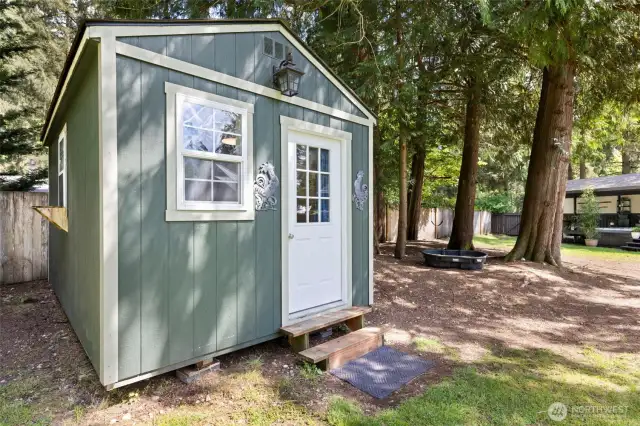 This little bunkhouse is so cute!  Has a freestanding heater & Window A/C unit!