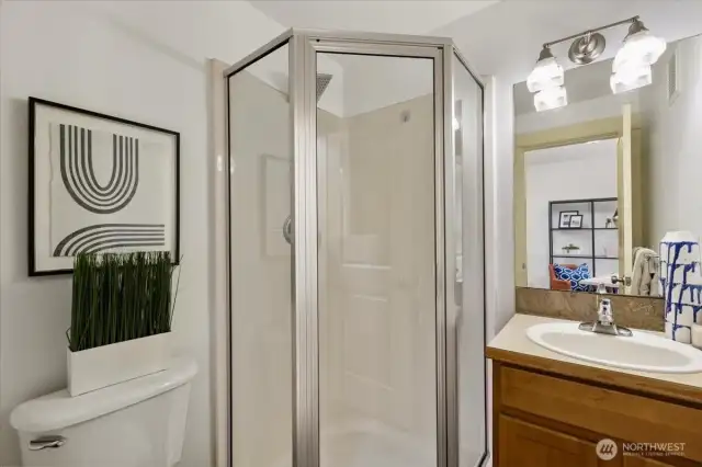 En-suite bathroom on the main floor