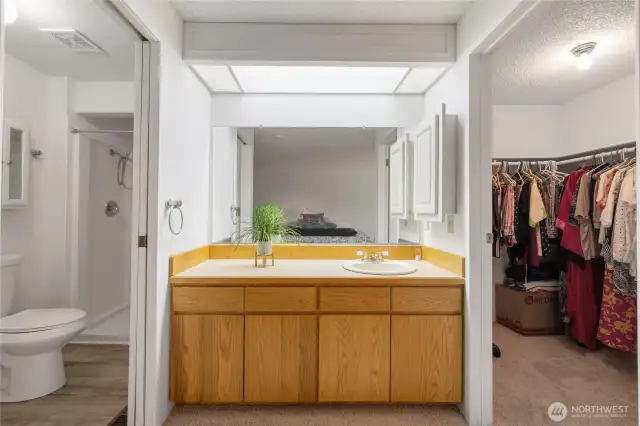 Huge walk in Closet