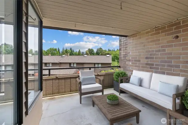 Virtual Staged deck perfect for summer evenings