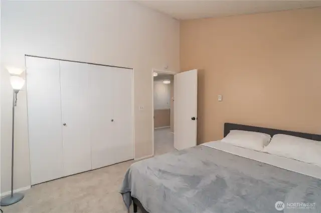 New Carpets and new Bedroom set.