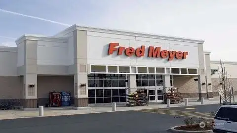 Fred Meyer only 2 minutes away.