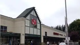 Safeway only One Minute away.