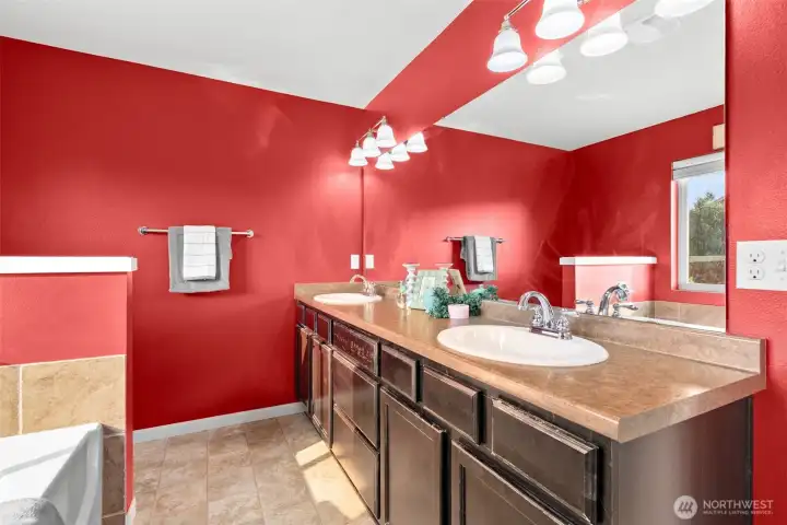 Primary Full Bathroom