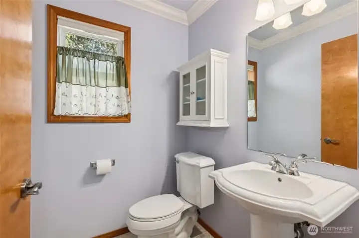 1/2 bath off the extra room.