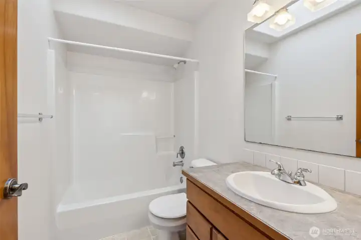 Main bathroom on the 2nd floor