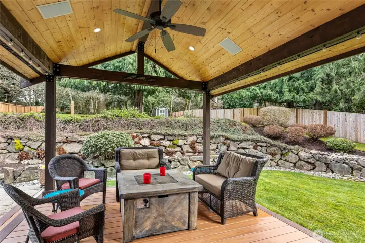 Covered deck in back for protection from the rainy days/nights