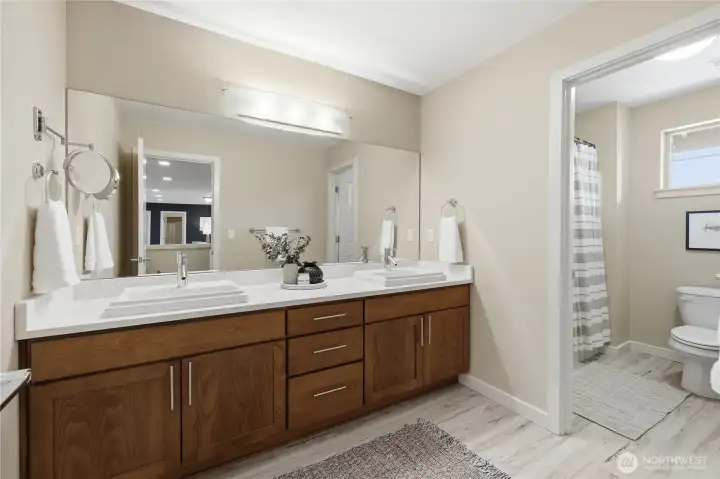Full 5-piece bathroom