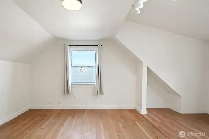 1of 2 upstairs bedrooms