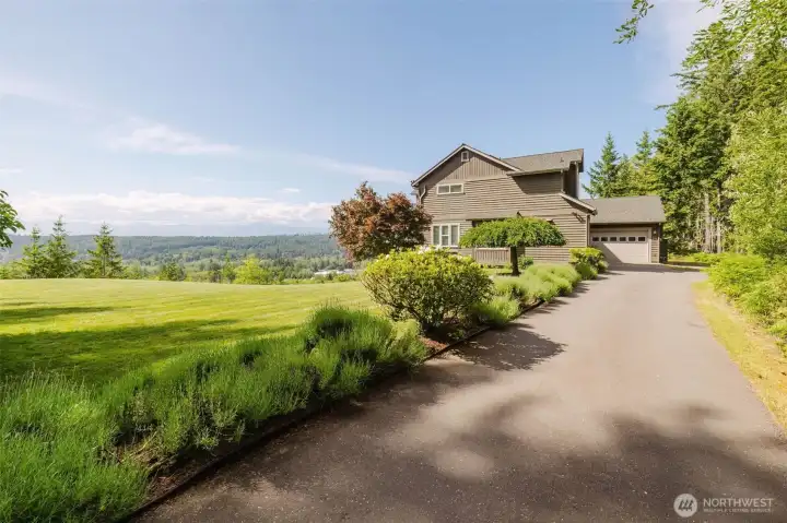 Driveway to house