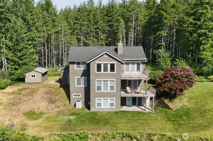 Notice all the windows facing the views