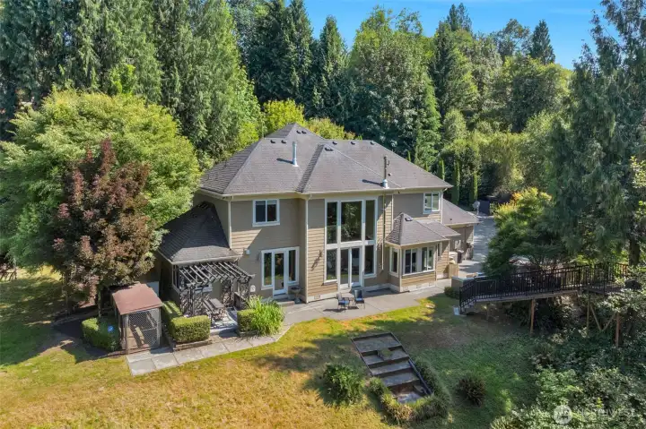Private 5 acre estate. Private 5 acre estate.
