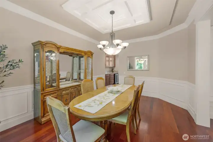 Large formal dining room. Large formal dining room.