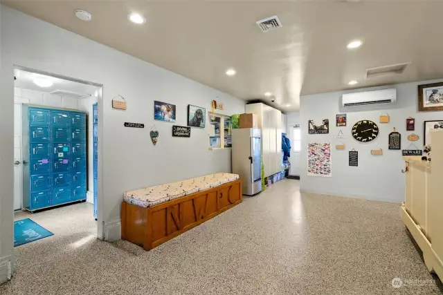 Inviting and well-organized space ensures a smooth check-in process, reflecting the high level of care your animals will receive. With a welcoming atmosphere and attentive staff, it's the perfect start to your pet's enjoyable experience at the boarding facility.