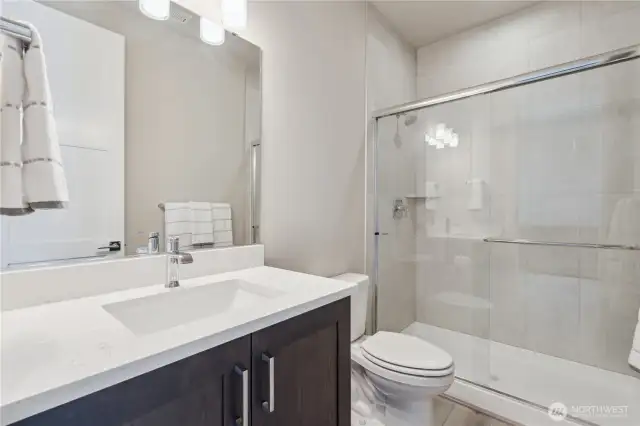 Main level 3/4 bath