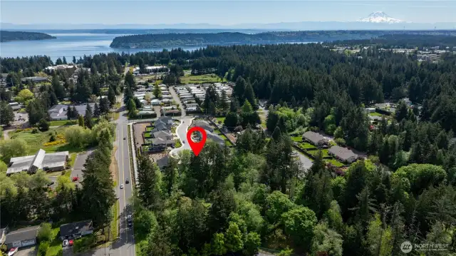Just minutes away from the historic Gig Harbor waterfront