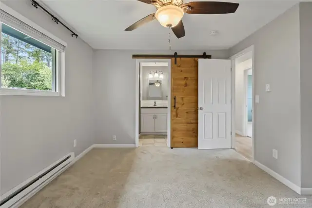 Ceiling fan to help cool on summer evenings.