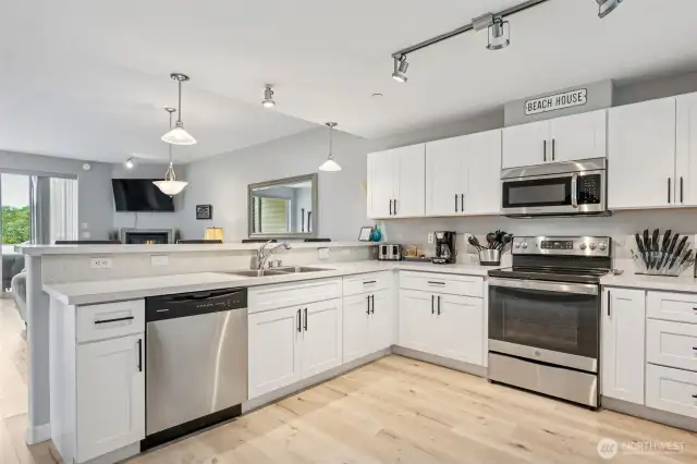 Large open concept kitchen.