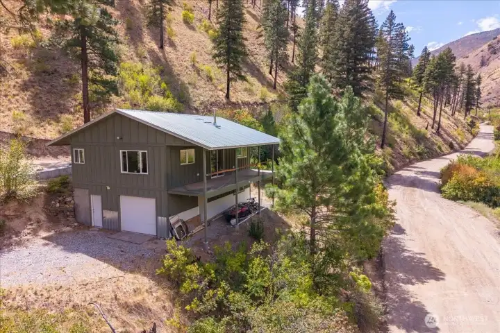Gorgeous setting and close to town.