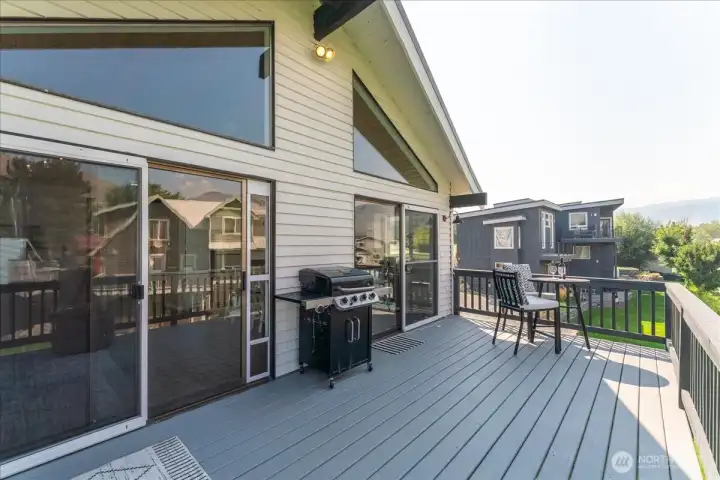 Oversized sliding glass doors for easy entertaining and lots of natural light!
