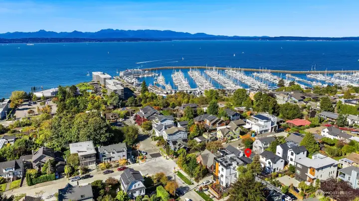 Shilshole Marina, Ray's and the Elks Club all just a few blocks away