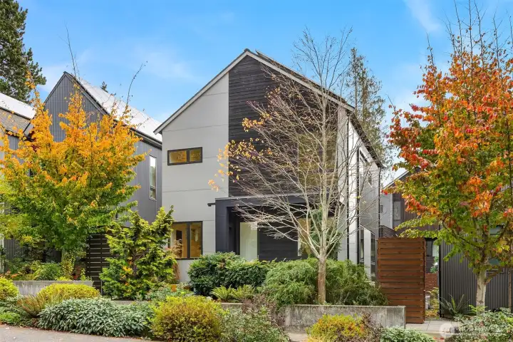 Rarely available, Phase 1 Grow Community townhomes combine incredibly efficient Built Green design with out-your-door Winslow convenience and all the benefits of the beloved Grow Community.