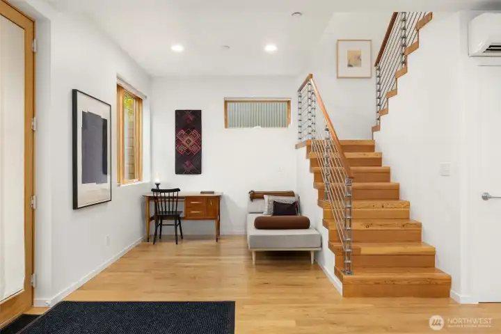 Near the entry the open office is easy to access while retaining coziness and privacy.