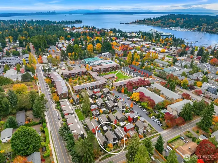 True Winslow and ferry proximity that will make commuting, travel, or an evening in Seattle all within reach.
