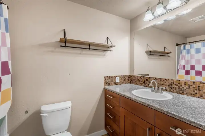Full Guest Bathroom