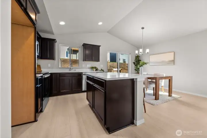Photographs are for illustrative purposes only. Features, finishes, interior/exterior colors, landscaping and floorplan shown may vary from actual homes built.