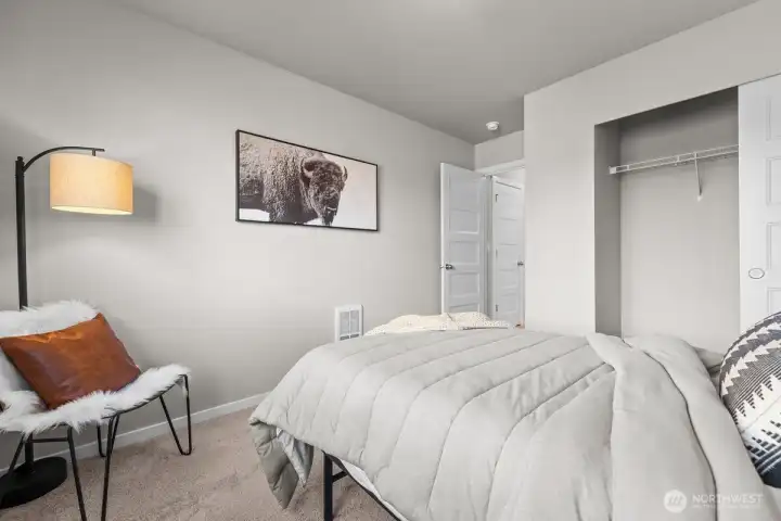 Photographs are for illustrative purposes only. Features, finishes, interior/exterior colors, landscaping and floorplan shown may vary from actual homes built.