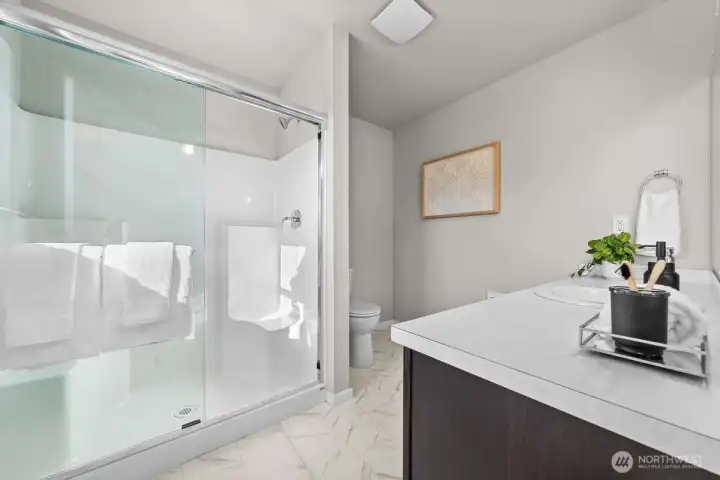 Photographs are for illustrative purposes only. Features, finishes, interior/exterior colors, landscaping and floorplan shown may vary from actual homes built.